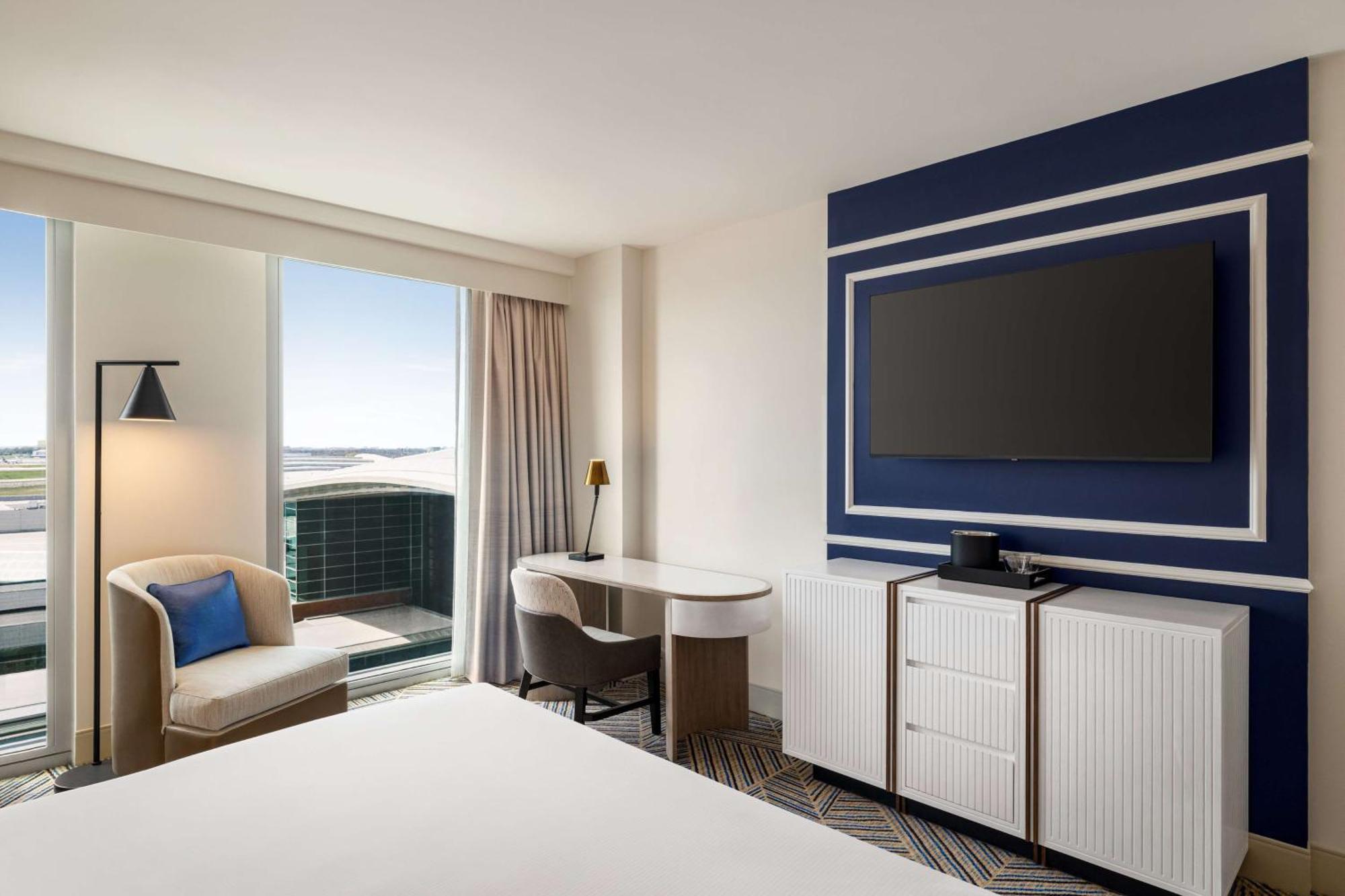 Hilton Bna Airport Terminal Hotel Nashville