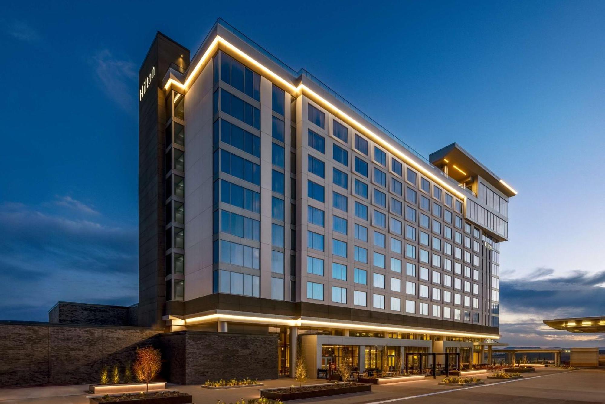 Hilton Bna Airport Terminal Hotel