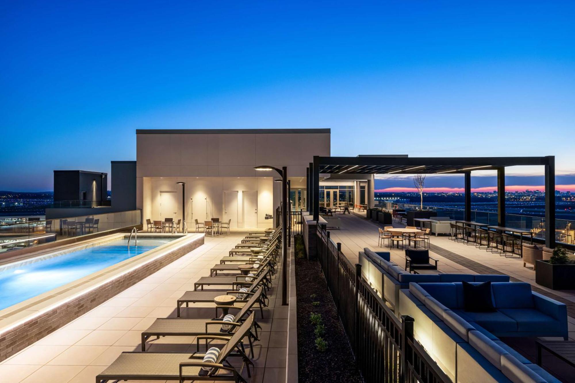 Hilton Bna Airport Terminal 4*